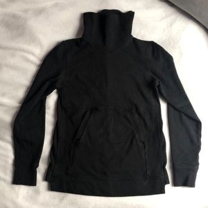 Lululemon turtle neck sweatshirt